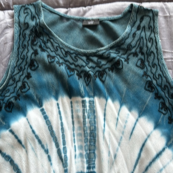 Ehiva Fashions flowy tie die tank top. Teal and White. One size - Picture 3 of 3